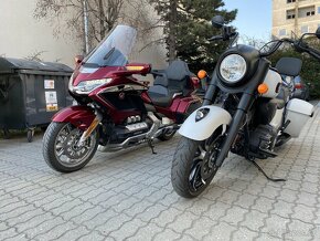 Honda Goldwing Gl1800 TOUR - 2