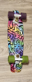 Pennyboard WORKER Starpsy 22" - 2