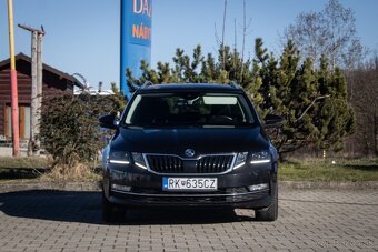 Škoda Octavia Combi 2.0 TDI Ambition DSG Black - 2