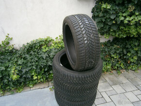 Predám 4x zimné pneu Goodyear 225/45 R17 94VXL - 2