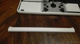 MacBook Late 2009 White. 13,3" a MacBook Pro 15. 15,4". - 2