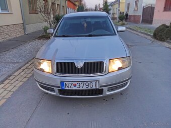 SKODA SUPERB VO VYBORNOM STAVE - 2