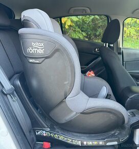 predám Britax Römer Dualfix Pro M 61-105 cm Midnight Grey de - 2