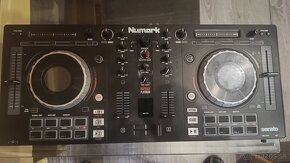 Numark Mixtrack Platinum + Case - 2