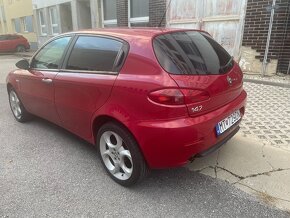 Alfa Romeo 147 1.6 benzín - 2