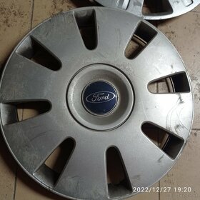 Kryty kolies Ford R16 - 2