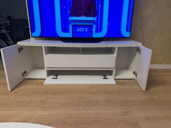 Skrinka pod TV - 2