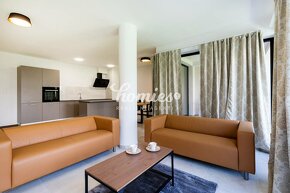 PRENÁJOM 3 izbový luxusný byt priamo v centre Nitry - 2