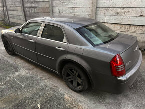 rozpredam chrysler 300c 160kw 3,0 crd modry strieborny sedan - 2