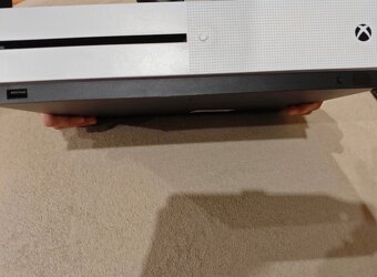 Xbox one S 500GB+ovládač+4 hry fifa - 2