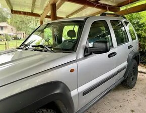 Rozpredám Jeep Cherokee KJ 2.5, 2.8crd - 2