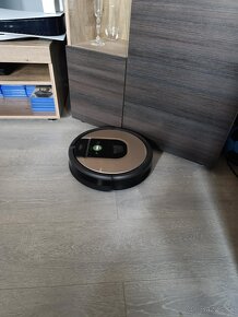 Robotický vysávač-Roomba - 2