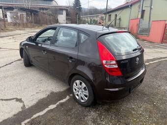 Hyundai i30 1.4i - 2