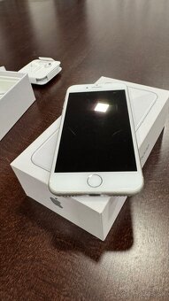 Apple iPhone 8 256GB biely - 2