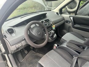 Renault Megane Scenic - 2