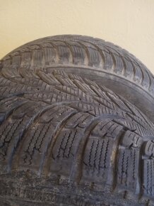 Predám 2ks zimné pneumatiky 185/60r15 nokian - 2