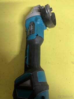 Makita DGA511 - 2