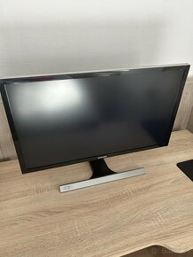 UHD Samsung monitor U28E590D - 2