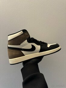 Nike Air Jordan 1 Retro High Dark Mocha - 2