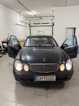 Mercedes E220 - 2