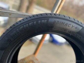 Michelin 215/55 R17 - 2