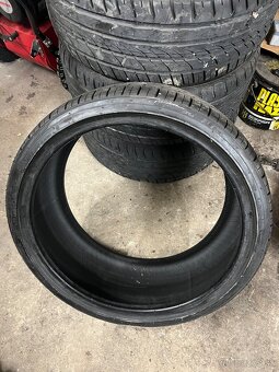 215/35 r18 - 2