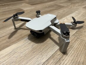 Dron DJI mini 2 - 2