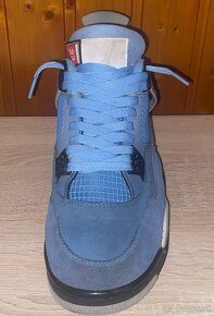 Jordan 4 University blue - 2