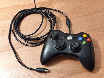 Káblový ovládač, gamepad na Xbox 360 - 2