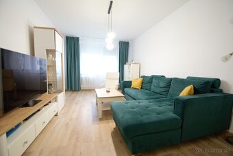 Rezervovaný zariadený 3 izbový byt 68 m2 s loggiou, kompletn - 2