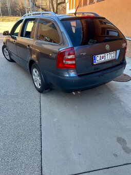 Škoda octavia 2.0 tdi DSG full výbava - 2