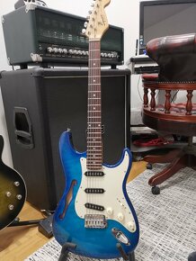 stratocaster thinline - 2