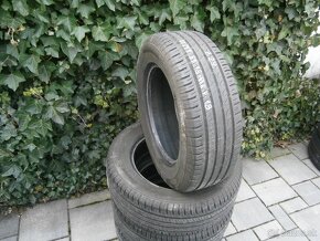 Predám 4x letné pneu Barum 215/65 R16 98HXL - 2