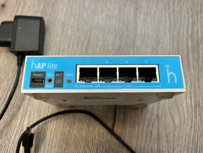 Predám WiFi Router MikroTik hAP lite RB941-2nD - 2