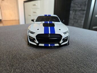 Ford Mustang Shelby GT500 1:18 Solido - 2