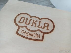 Predám tento BOX na hokejové kartičky DUKLA TRENČÍN - 2