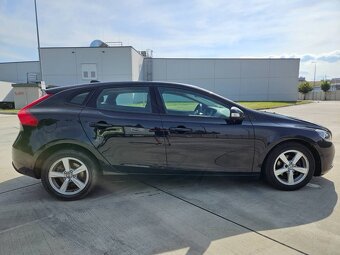 Volvo V40 D2 Momentum - 2