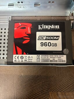 Kingston DC500M 960 GB - 2