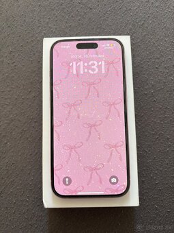 iPhone 15 pink - 2