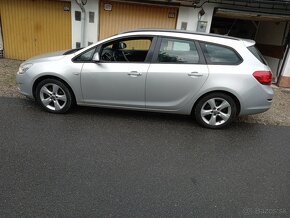 Opel Astra Sport Tourer 1.6 - 2