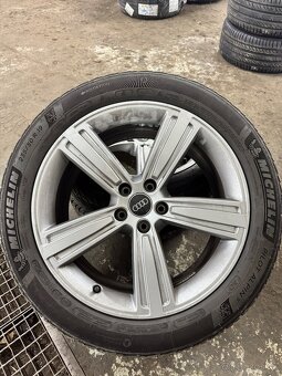 Audi r19 plus nove kolesa michelin 235/50R19 - 2