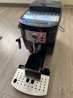 Predám automaticky kávovar Delonghi - 2