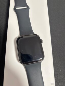 Apple Watch SE  44 mm 1st gen - 2