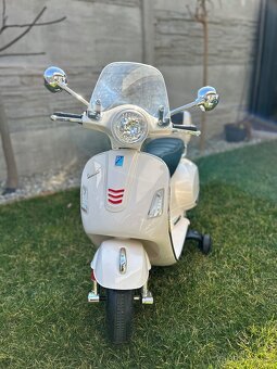 Predam elektricku motorku Vespa - 2