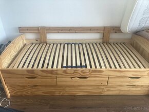 Drevená posteľ - dvojlôžko - 2