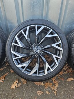 Letní alu kola Helix 19" Škoda Superb 235/40 R19 - 2