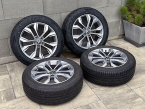 17 kolesa Volkswagen Passat 5x112 215/55 - 2