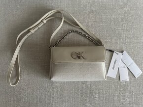 Crossbody kabelka Calvin Klein - 2