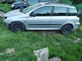 Predám súčiastky na Peugeot 206 kombi - 2