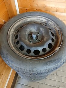 4 ks Zimné pneumaitiky 195/55R16 na diskoch - 2